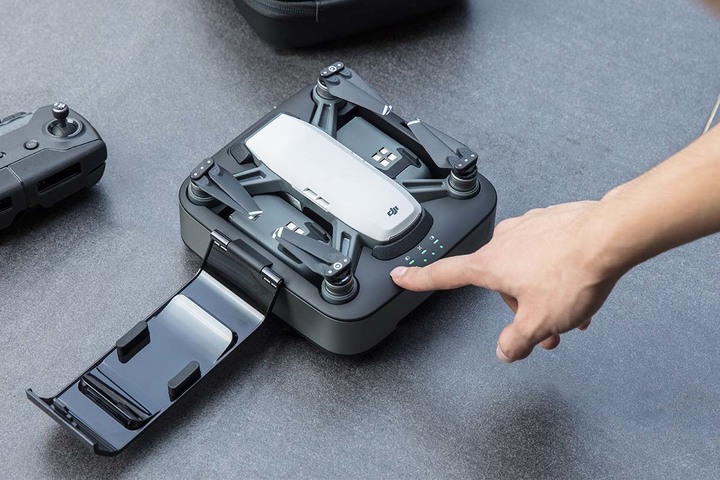 DJI SPARK 専用充電ドッグがひっそり発表！DJI SPARK Battery Charging Hub | Japan Drone Media  ドローンの楽しさを追求するメディア